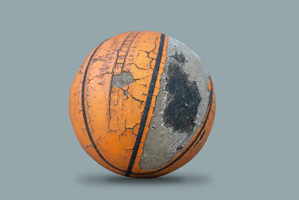 reciclar un balón de baloncesto